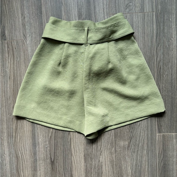 Aritzia Paper Bag Short - Picture 3 of 5